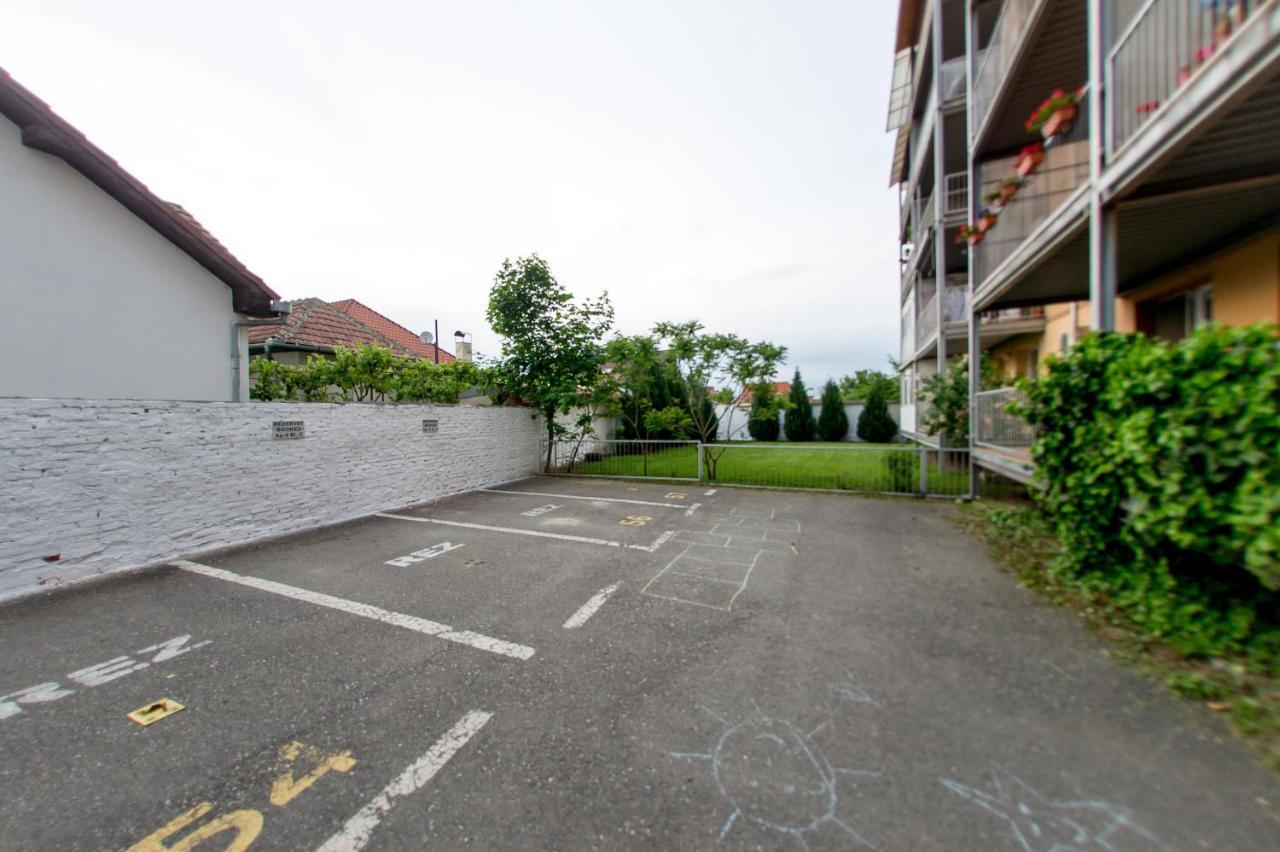 Terezianum Apartments, Free Parking Sibiu Bagian luar foto