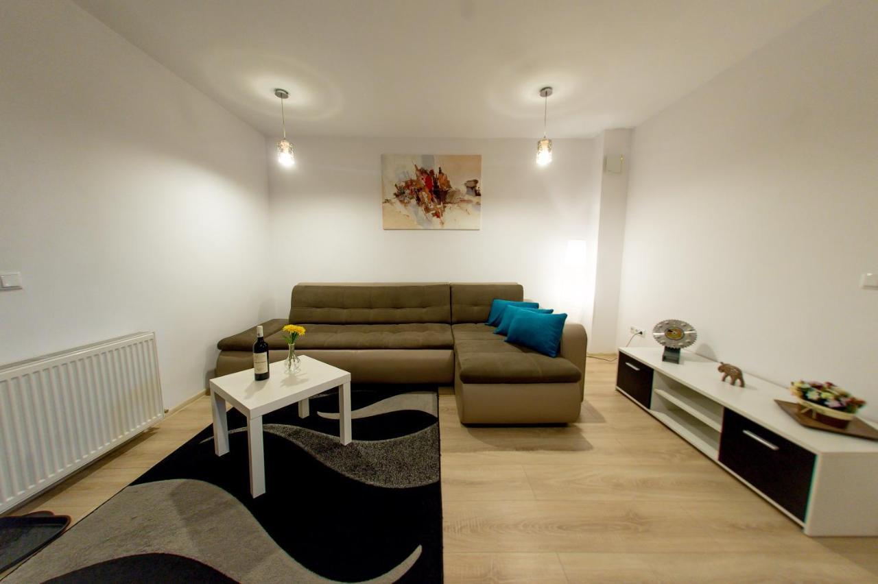 Terezianum Apartments, Free Parking Sibiu Bagian luar foto