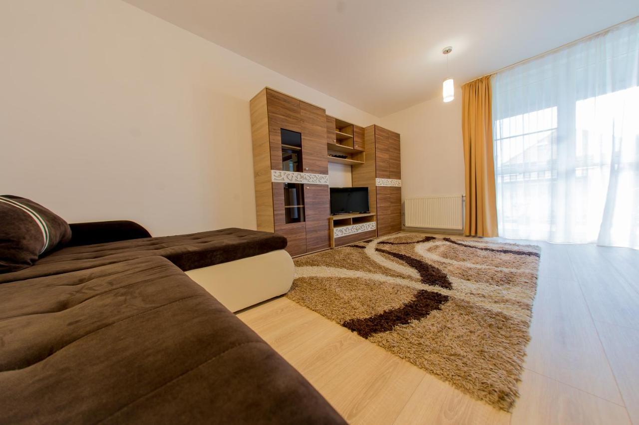 Terezianum Apartments, Free Parking Sibiu Bagian luar foto