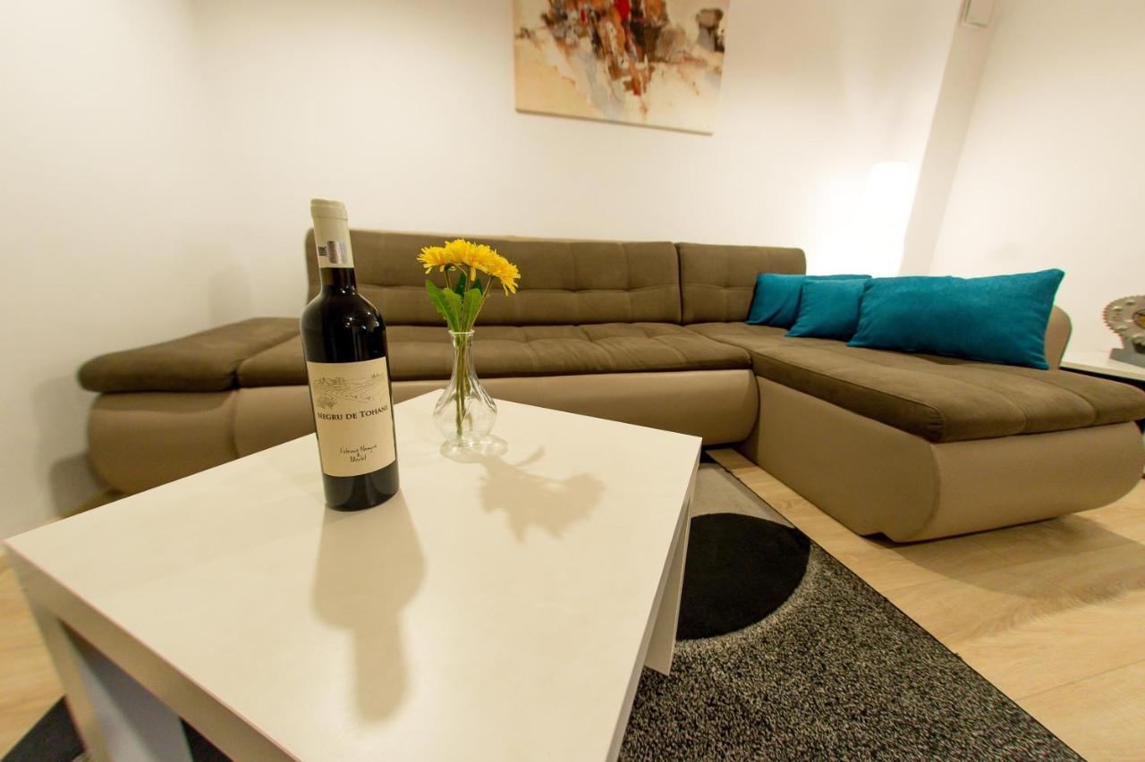 Terezianum Apartments, Free Parking Sibiu Bagian luar foto