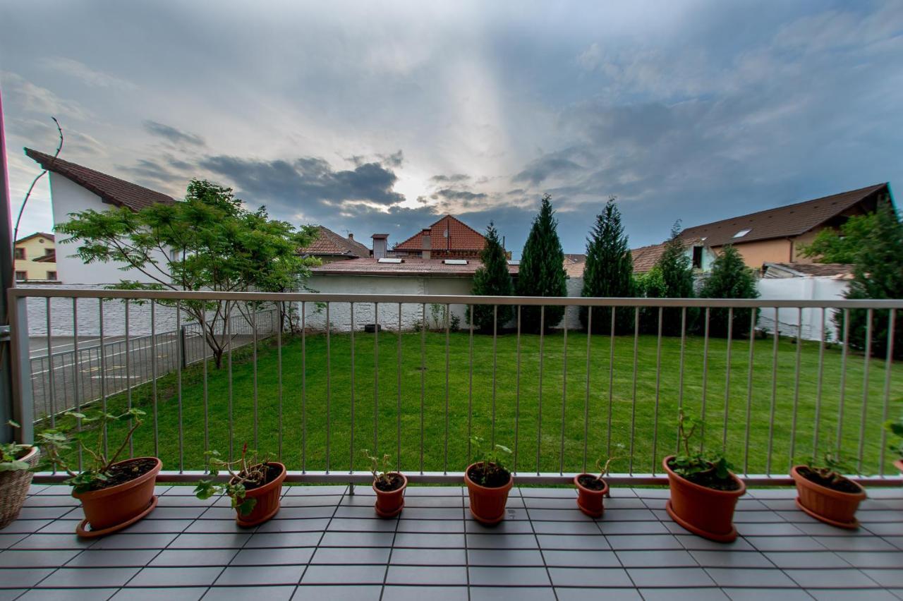 Terezianum Apartments, Free Parking Sibiu Bagian luar foto
