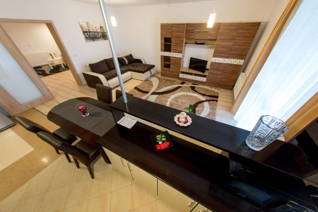 Terezianum Apartments, Free Parking Sibiu Bagian luar foto