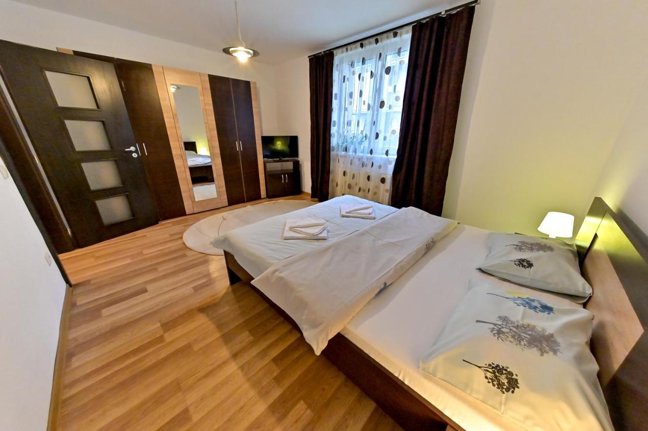 Terezianum Apartments, Free Parking Sibiu Bagian luar foto