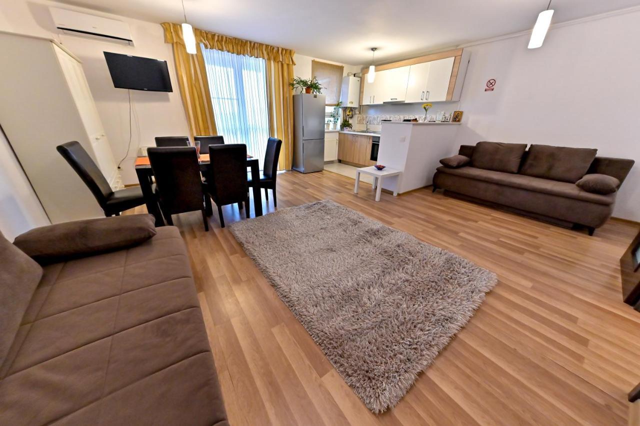 Terezianum Apartments, Free Parking Sibiu Bagian luar foto