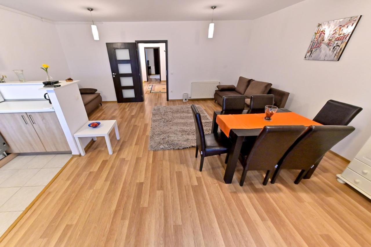 Terezianum Apartments, Free Parking Sibiu Bagian luar foto